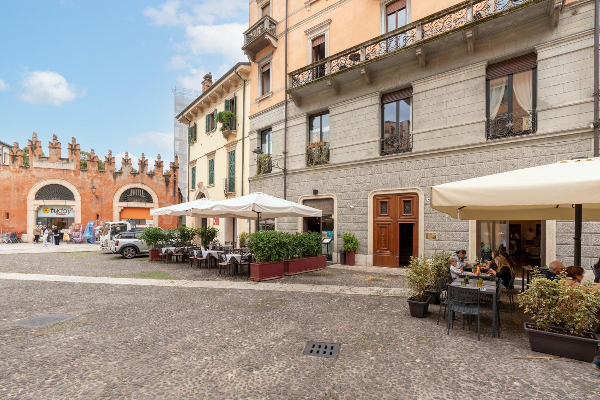 Palazzo Biasini By Postcardsfrom Otel Verona Dış mekan fotoğraf