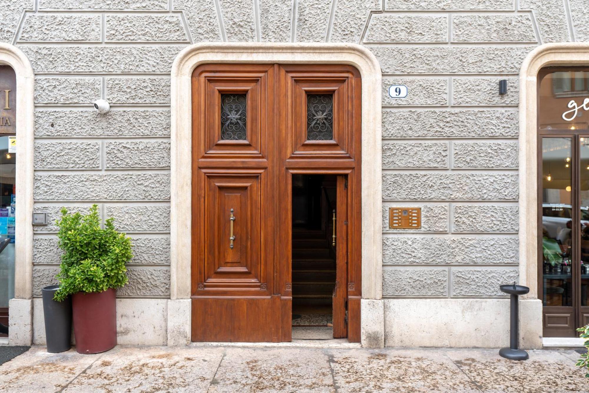 Palazzo Biasini By Postcardsfrom Otel Verona Dış mekan fotoğraf