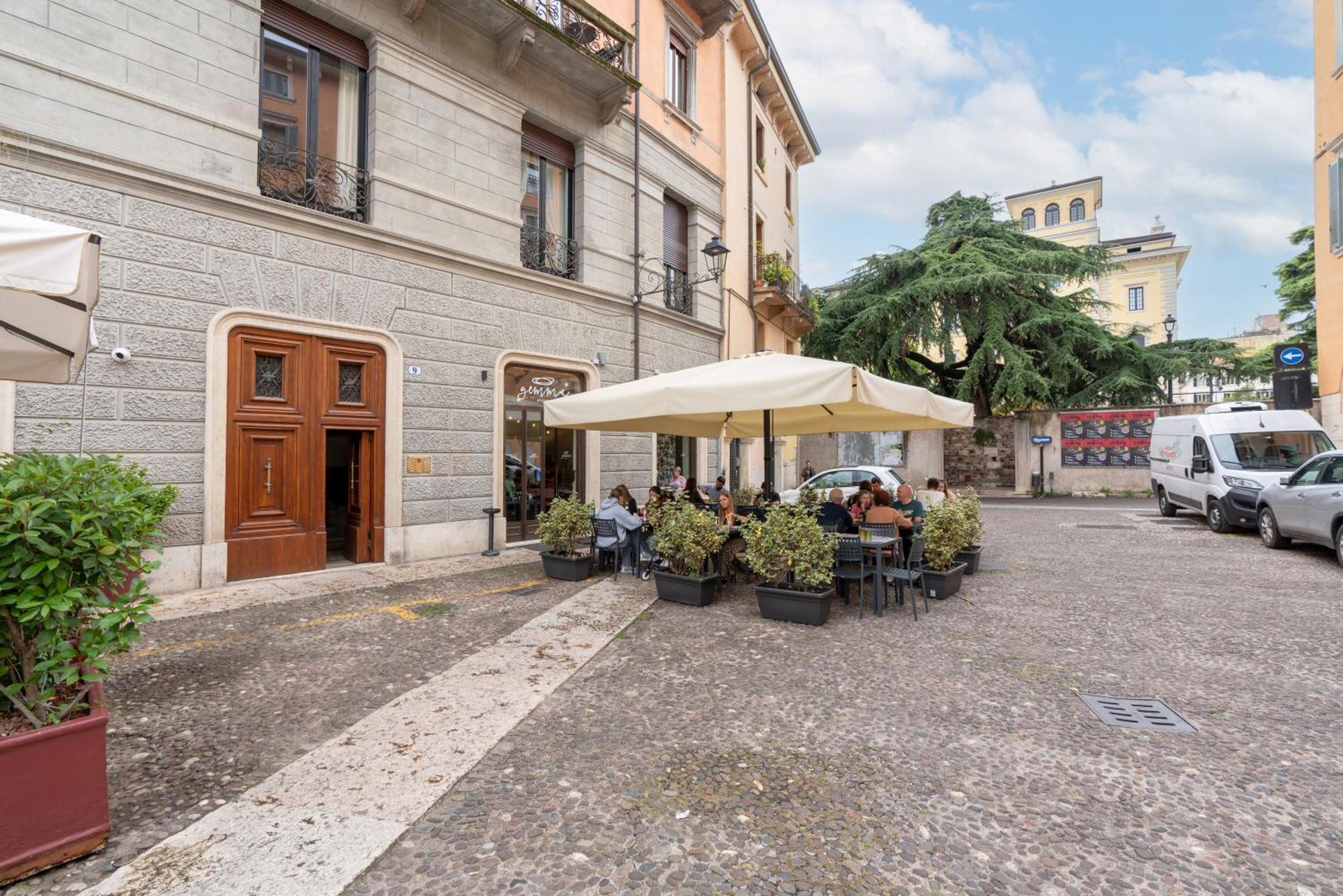 Palazzo Biasini By Postcardsfrom Otel Verona Dış mekan fotoğraf