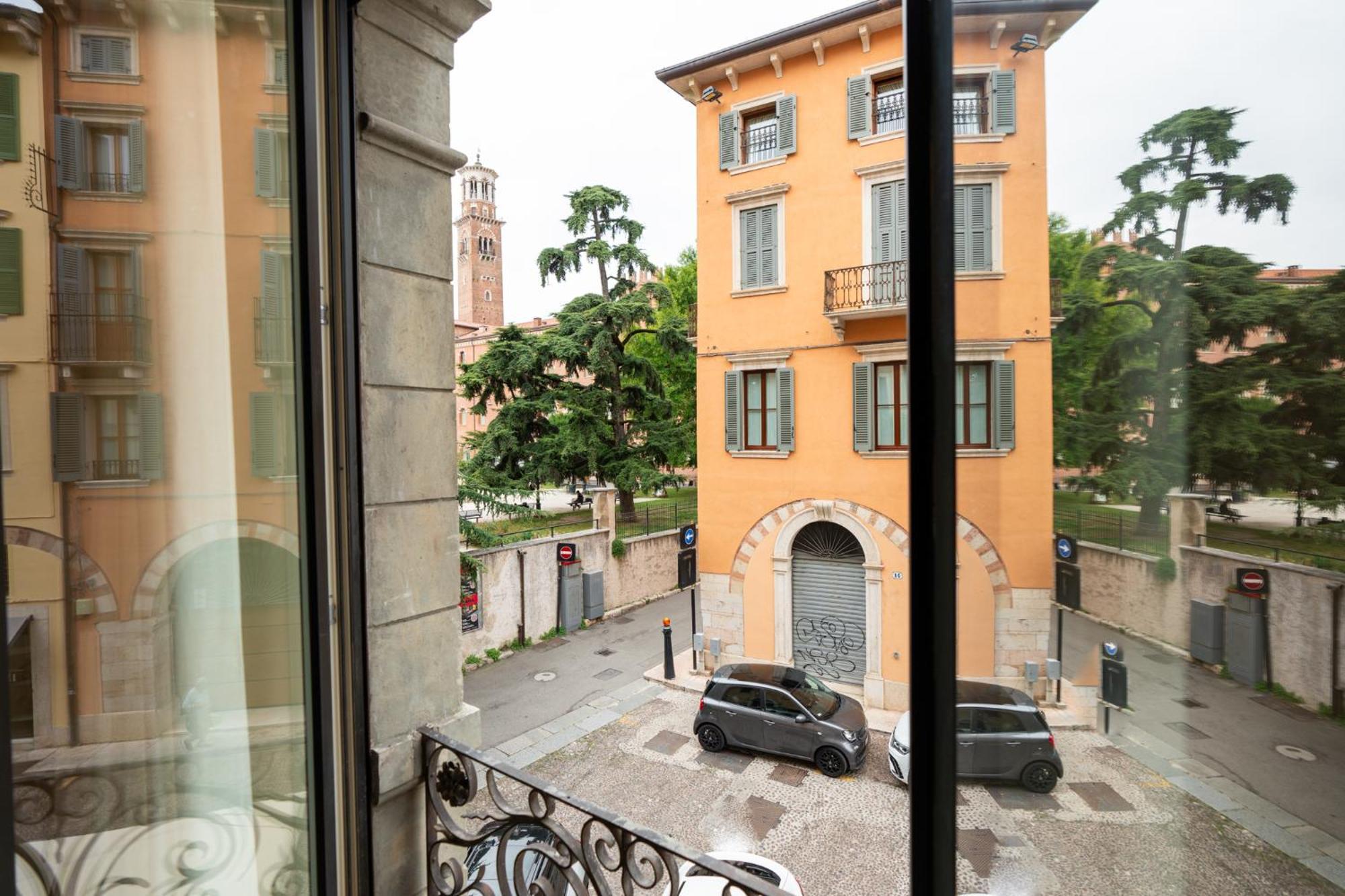 Palazzo Biasini By Postcardsfrom Otel Verona Dış mekan fotoğraf